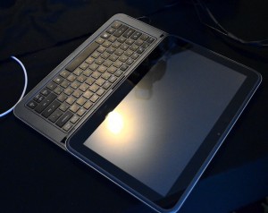 Tablet/pc tipo yoga.